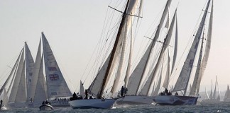 Yacht Race Is A Thriller! image of Round the Island race start