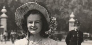 In Loving Memory of Anne Patricia Mills 1925-2024 Anne Patricia Mills outside Buckingham Palace in 1954 after attending a garden party to celebrate her father being Lord Mayor